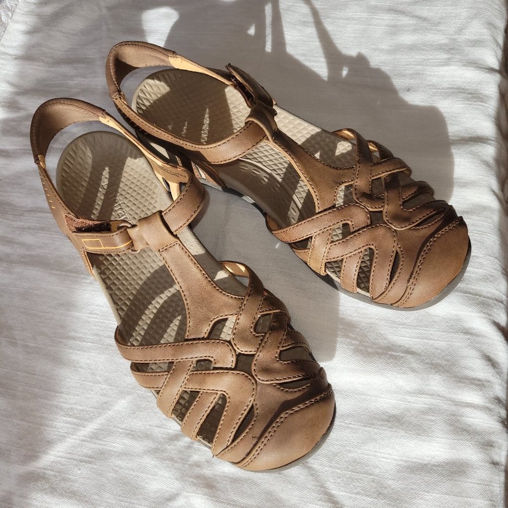 BareTraps Feena Sandals